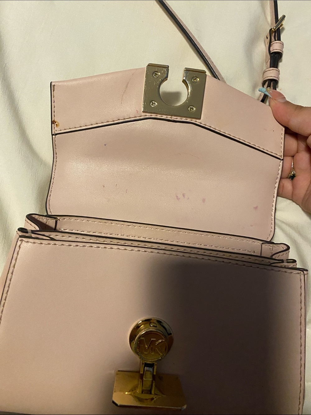 Micheal Kors Light Pink Crossbody Shoulder Bag with Gold Hardware - Picture 4 of 6